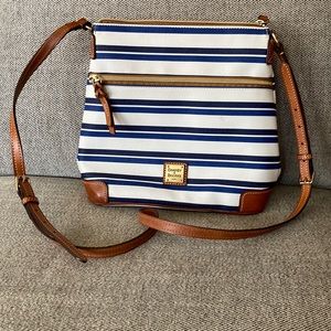 Dooney & Bourke purse